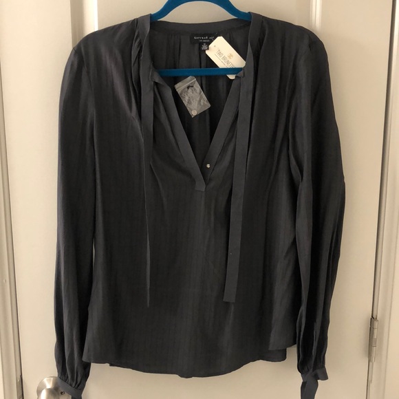 Current Air Tops - Current Air Grey flowy top